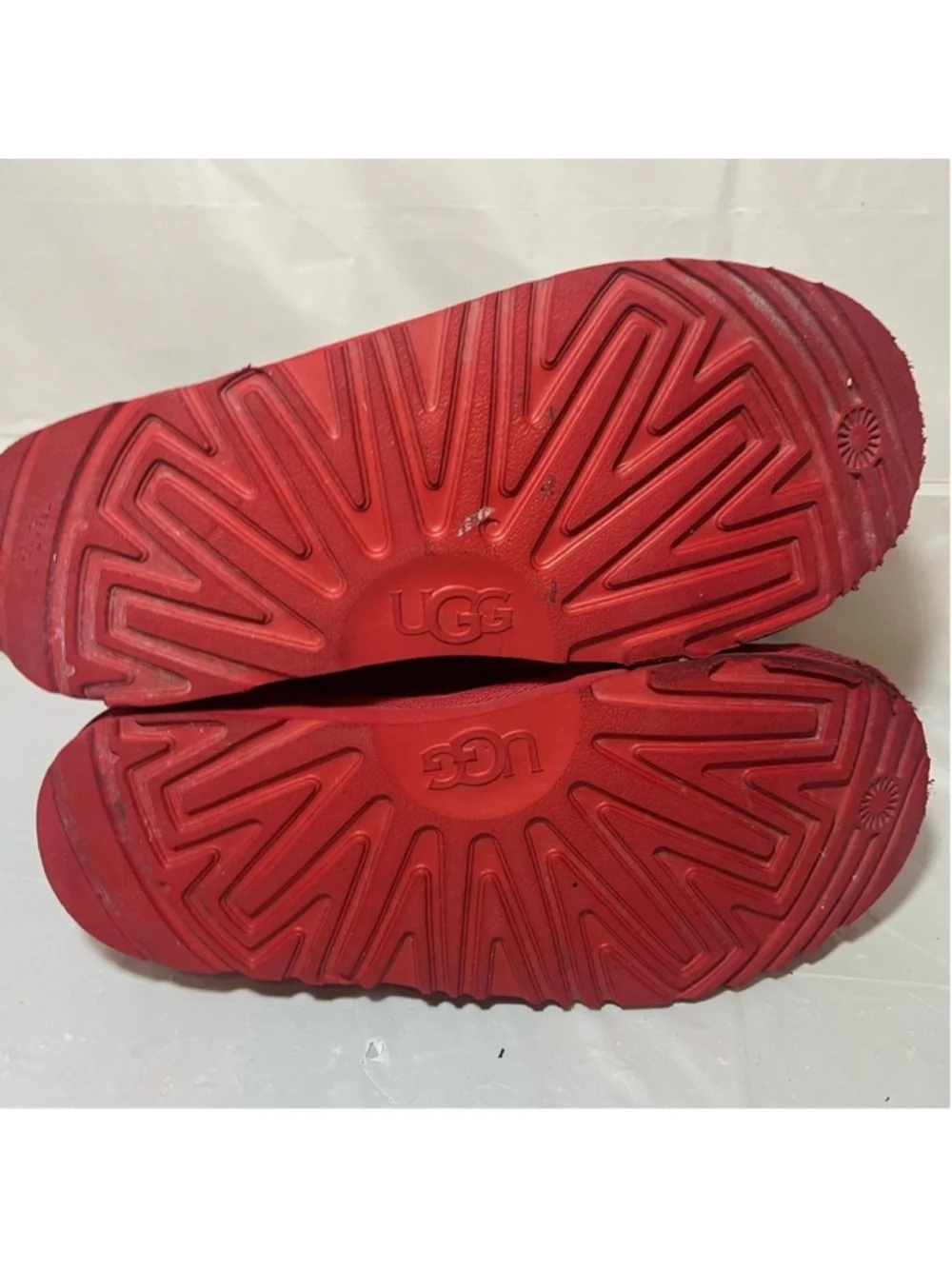 UGG Neumel II 101732 Red Suede chukka boots Red Winter & Rain Boots size 6